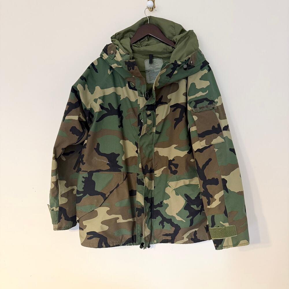 Vintage 90s US Army ECWCS Woodland Camouflage GoreTex Field Parka Jacket